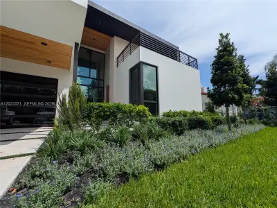 New construction Single-Family house 528 Ne 13Th Ave, Fort Lauderdale, FL 33301 - image