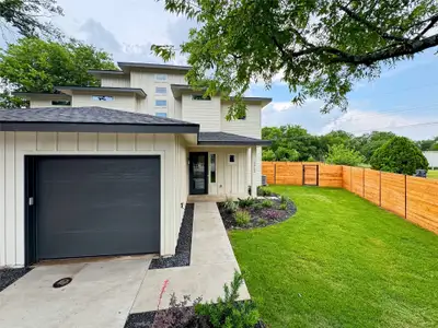 New construction Townhouse house 3614 Abbate Cir, Unit B, Austin, TX 78721 null- photo 0