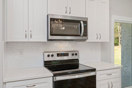 New construction Single-Family house Baker, FL 32531 plan Savannah - image 9