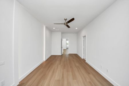 New construction Single-Family house 2216 Via Cami, Houston, TX 77051 - image 15