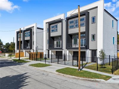 New construction Single-Family house 5507 Hershe St, Houston, TX 77020 - image