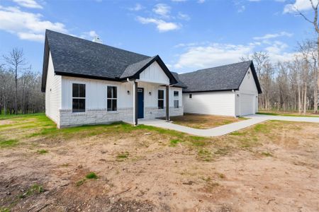 New construction Single-Family house 106 Waipahoehoe Dr, Bastrop, TX 78602 null- photo 1 1