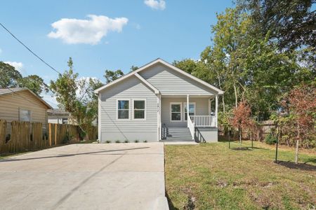 New construction Single-Family house 3917 Sayers St, Houston, TX 77026 - image