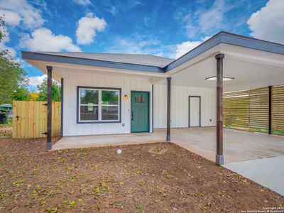 New construction Single-Family house 805 Jones Ave, Seguin, TX 78155 - photo 0