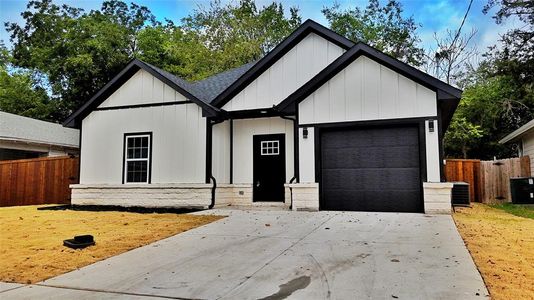 New construction Single-Family house 1903 King Street, Greenville, TX 75401 - photo 0