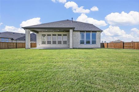 New construction Single-Family house 1611 Terry St, Van Alstyne, TX 75495 Cambridge Plan- photo 28 28