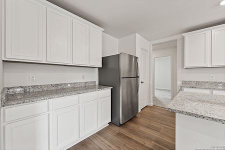 New construction Single-Family house 14923 Telfaire Mdw, Von Ormy, TX 78073 null- photo 5 5