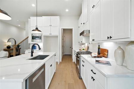 New construction Single-Family house 1711 Bologna Ln, Houston, TX 77055 - image 19