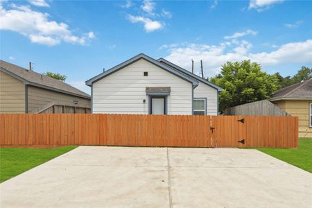 New construction Single-Family house 6423 Paris St, Houston, TX 77021 - image