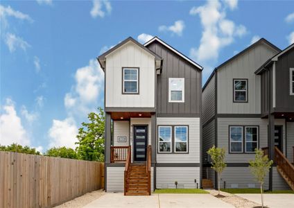 New construction Single-Family house 5947 Collingsworth St, Houston, TX 77026 - image