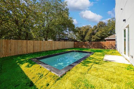 New construction Single-Family house 1810 Kraft St, Dallas, TX 75212 null- photo 32 32