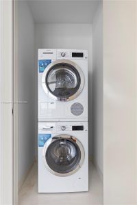 New construction Condo house 300 Biscayne Blvd Wy, Unit 1102, Miami, FL 33131 - image 16