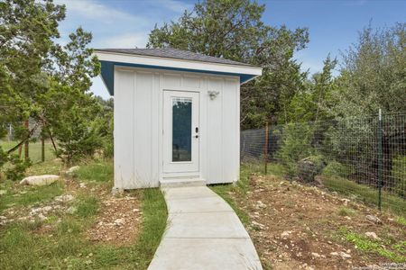 New construction Single-Family house 195 Crazy Horse Trl, Canyon Lake, TX 78133 - image