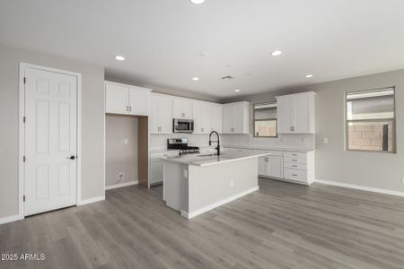 New construction Single-Family house 40449 W Wade Dr, Maricopa, AZ 85138 Agate- photo 6 6