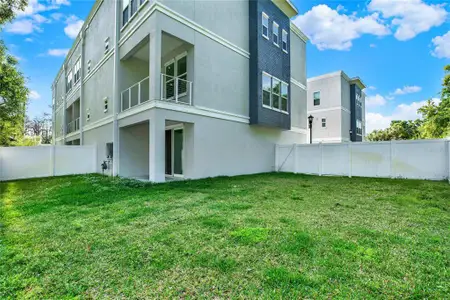 New construction Townhouse house 3847 Seena Manor Ct, Tampa, FL 33618 - image