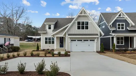 New construction Single-Family house 418 S Cross St, Youngsville, NC 27596 null- photo 1 1