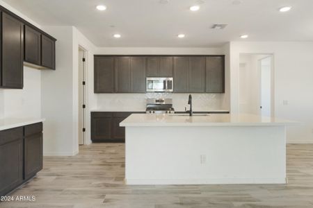 New construction Single-Family house 15656 W Mercer Lane, Surprise, AZ 85379 - photo 7 7