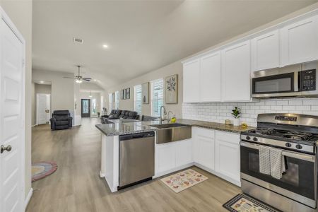 New construction Single-Family house 23215 Birmingham Grove Ln, Tomball, TX 77375 plan Leopold - image 5