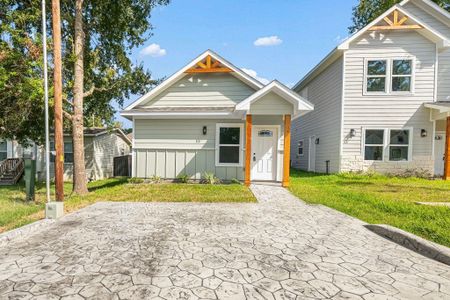 New construction Single-Family house 16740 E Ivanhoe, Montgomery, TX 77316 - image