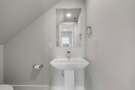 New construction Single-Family house 1222 E 33Rd St, Houston, TX 77022 - image 11