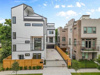 New construction Townhouse house 3405 Hutchins St, Houston, TX 77004 - image