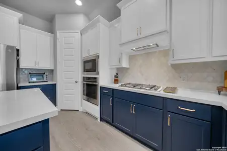 New construction Single-Family house 9912 Heeler Hand Trl, San Antonio, TX 78254 1984W- photo 0