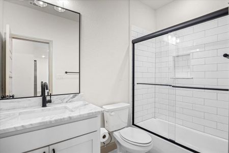 New construction Single-Family house 5707 Stonegate Cir, Granbury, TX 76048 - image 8