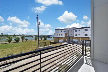 New construction Single-Family house 4408 Tucker Ln, Seabrook, TX 77586 plan Lago Pointe - Inside - image 3