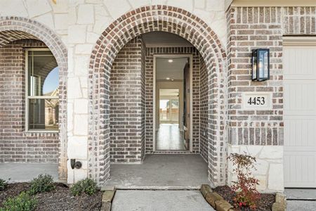 New construction Single-Family house 4453 Blue Mist Dr, Fort Worth, TX 76036 Dewberry III- photo 3 3