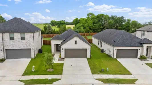 New construction Single-Family house 900 Pine Beach Dr, Princeton, TX 75071 - image