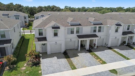 New construction Townhouse house 5747 Se Edgewater Cir, Stuart, FL 34997 - image