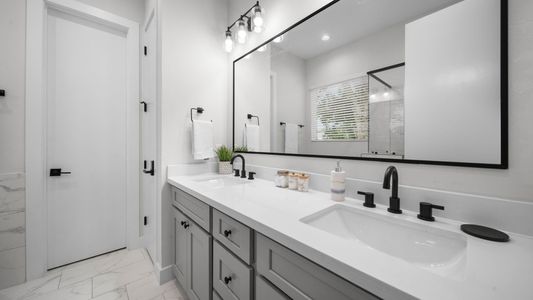 New construction Single-Family house 850 Elkhart St, Unit E, Houston, TX 77091 - image 5