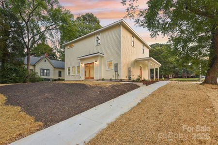 New construction Single-Family house 1008 N Main St, Salisbury, NC 28144 null- photo 0