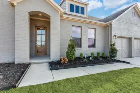 New construction Single-Family house 782 Sterling Dr, Benbrook, TX 76126 - image 3