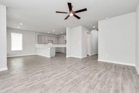 New construction Single-Family house 18538 Athena Flower Dr, Fresno, TX 77545 plan 142 - image 17