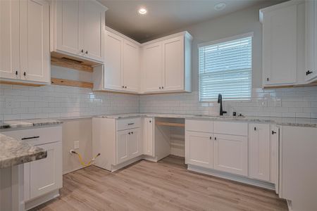 New construction Single-Family house 304 Palero Path, Brookshire, TX 77423 plan Plan 2102 - image 8