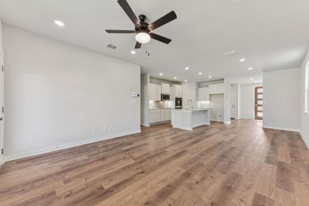 New construction Single-Family house 3216 Canyon River Ln, Georgetown, TX 78628 plan Hampton - image 13