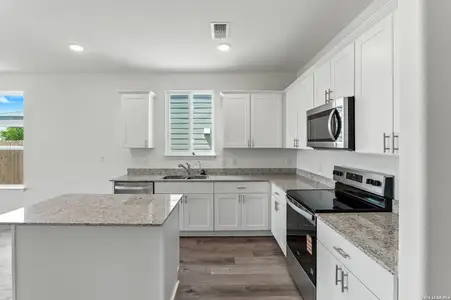 New construction Single-Family house 1203 Los Mochis Ave, Converse, TX 78109 plan Dinero - image 7