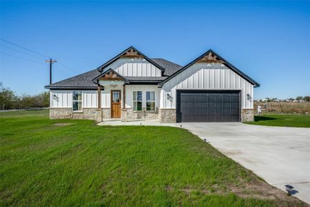 New construction Single-Family house 19 County Road 2131, Valley View, TX 76272 - photo 0