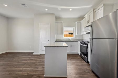 New construction Single-Family house 10419 Red Cardinal Dr, Cleveland, TX 77328 null- photo 2 2