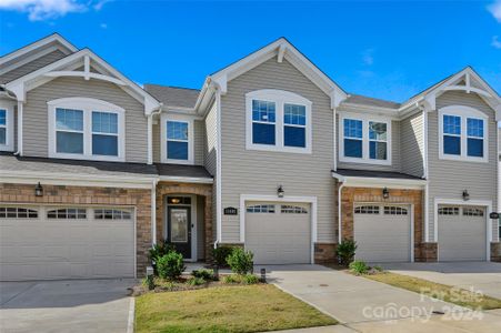 New construction Townhouse house 11402 Bartrams Way, Charlotte, NC 28278 - photo 0