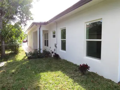 New construction Duplex house 1671 Sw 44Th Ter, Fort Lauderdale, FL 33317 null- photo 9 9