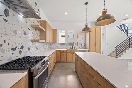 New construction Single-Family house 106 W Croslin St, Unit 1, Austin, TX 78752 - image 9