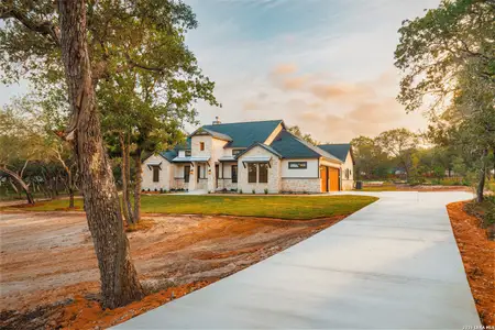 New construction Single-Family house 104 Reserve Ct, La Vernia, TX 78121 - image