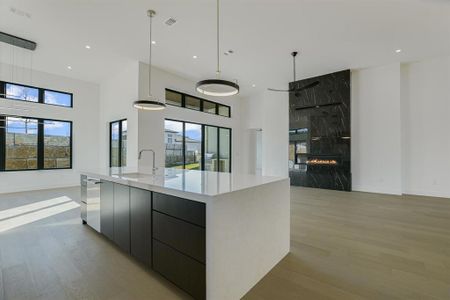 New construction Single-Family house 105 Via Roma Ct, Horseshoe Bay, TX 78657 - image 16