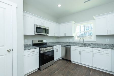 Pinnix Loop by Foundation Home Builders LLC in Burlington - image 5