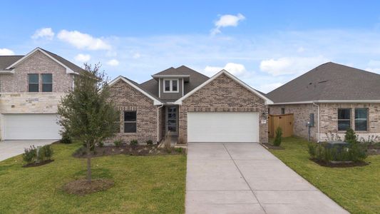 New construction Single-Family house 1911 Stargazer Ln, Angleton, TX 77515 plan Young - image