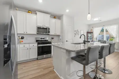 New construction Single-Family house 6168 White Spruce Dr, Conroe, TX 77304 - image 5