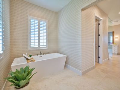 New construction Single-Family house 1008 Tideline Cv, Bradenton, FL 34209 plan Ravenna - image 6