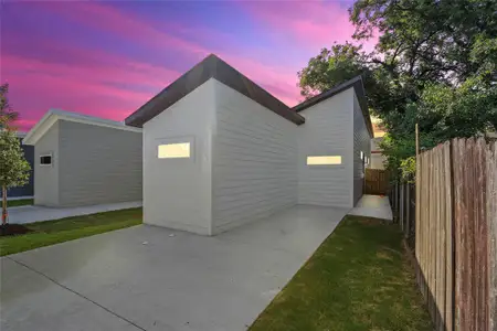 New construction Single-Family house 2223 Hooper St, Dallas, TX 75215 null- photo 0